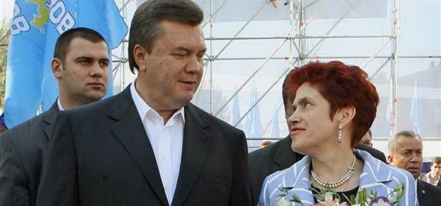 СМИ узнали о разводе и новом романе Виктора Януковича