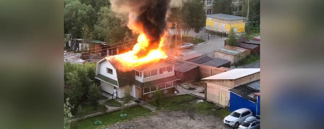 В Архангельске ночью горела частная баня