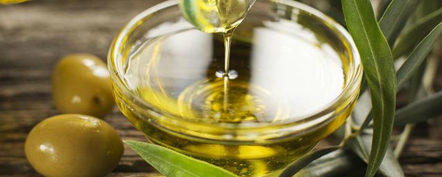 От рака и сердечных болезней спасет ложка оливкового масла в день