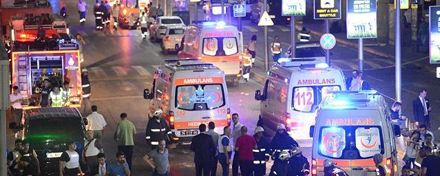 В Стамбуле число жертв терактов в аэропорту превысило 40 человек