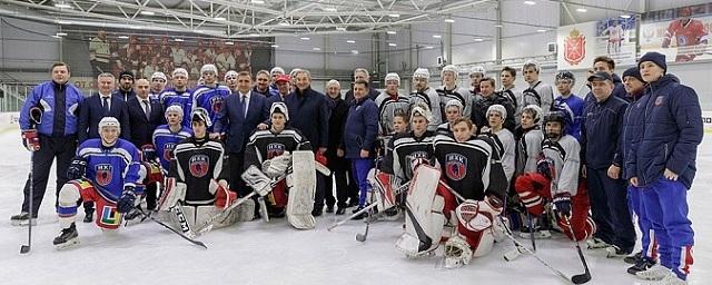 В Новомосковске открыли академию хоккея имени Михайлова