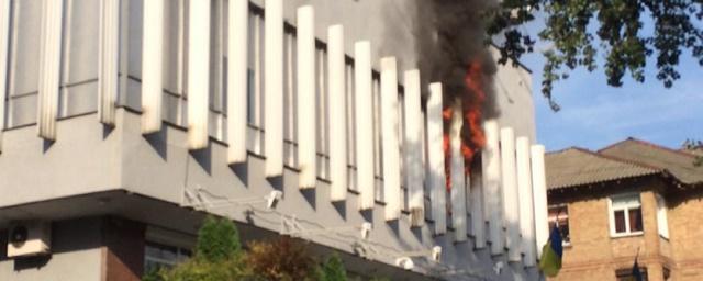 В Киеве неизвестные подожгли здание телеканала «Интер»