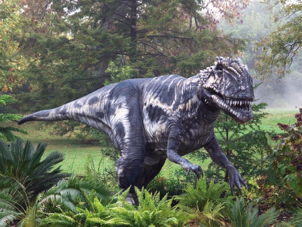 Исследователи выяснили, почему динозавры начали ходить на двух лапах