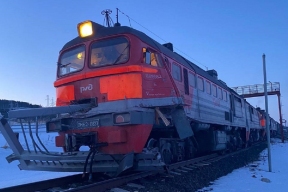 На Сахалине у станции «Ильинск» сошел с рельсов локомотив грузового поезда, повреждения вагонов не произошло