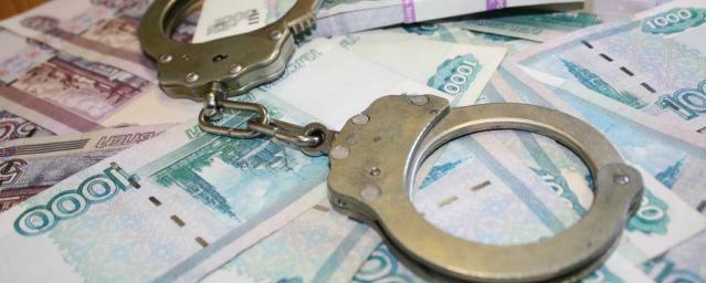 Крымский экс-пристав оказался на скамье подсудимых из-за взятки