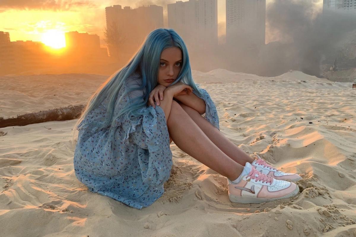 Развратный спутник с конским хвостом. Кто соблазнил Катю Кищук. Фанаты в шоке