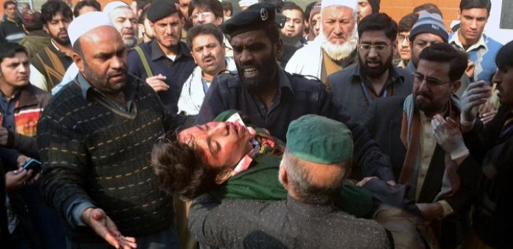 В Пакистане казнили осужденных за нападение на школу в Пешаваре 