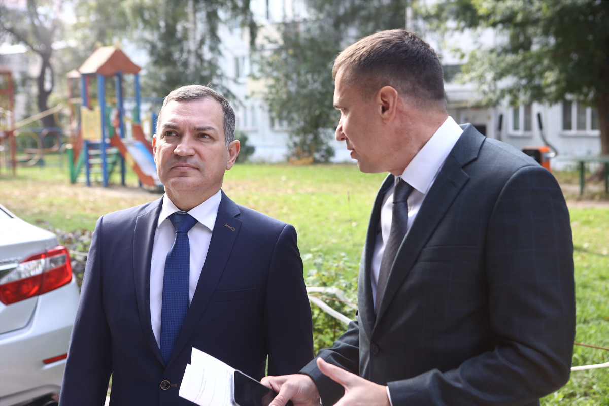 В Новосибирске преобразят необычный дом с витражными окнами на улице Большевистской