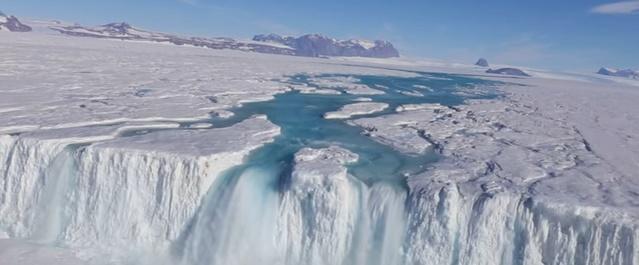В Антарктиде обнаружили сотни рек, водоемов и озер из талой воды