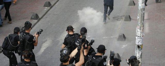 В Стамбуле полиция применила газ и резиновые пули против парада ЛГБТ