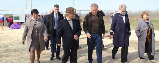 В Озинском районе спикер Госдумы Володин посетил поселок Ветеран