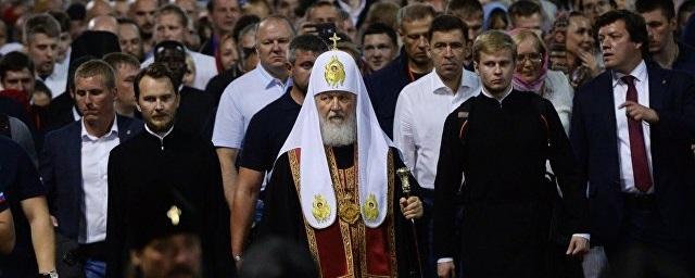 Патриарх Кирилл пошел во главе крестного хода в Екатеринбурге