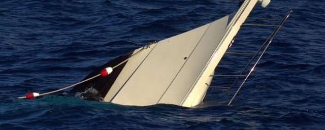 В Японском море столкнулись рыболовецкая шхуна и моторка, погиб человек