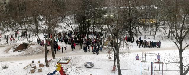 Учеников ульяновской гимназии №44 эвакуировали из-за короткого замыкания