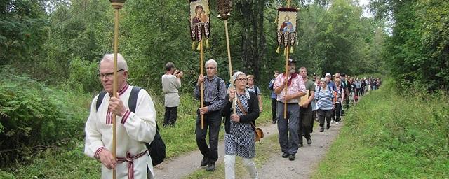 Паломники из Финляндии прошли через границу с Карелией