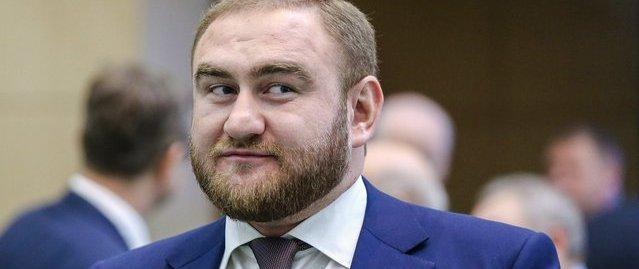 Задержанный сенатор Арашуков не понял русского и потребовал переводчика