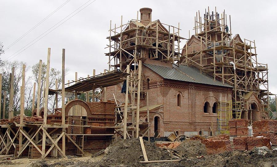 В ХМАО строится 21 православный храм
