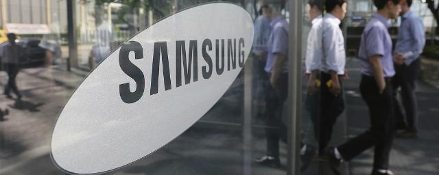 Samsung создала телевизор с гибким экраном