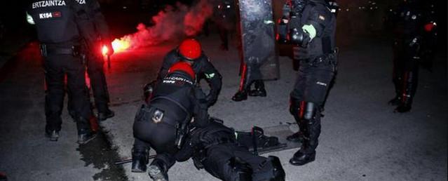 Полицейский Бильбао умер из-за проблем с сердцем после драки ультрас