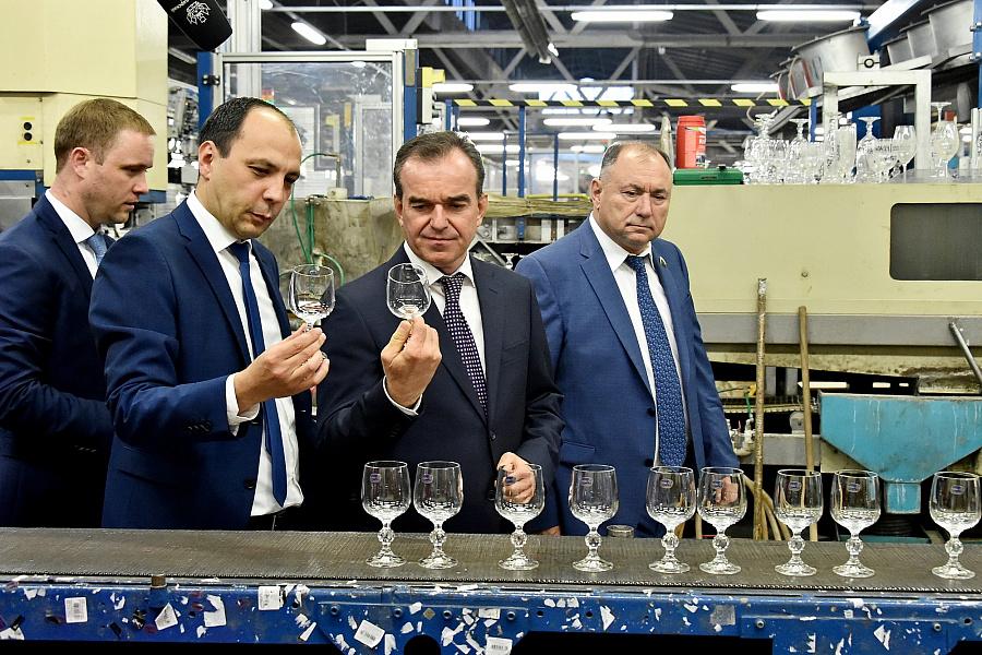 На Кубани запустят первое в РФ производство богемского стекла