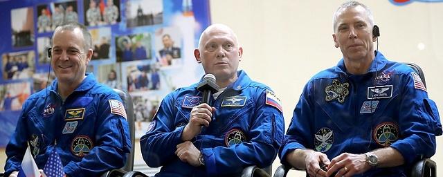 Космонавты взяли с собой на МКС официальный мяч ЧМ-2018