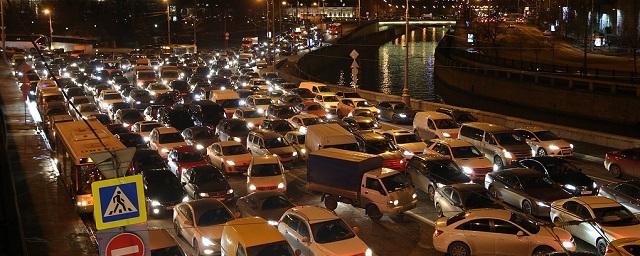 В Москве в 2019 году ликвидируют более 50 узких мест на дорогах