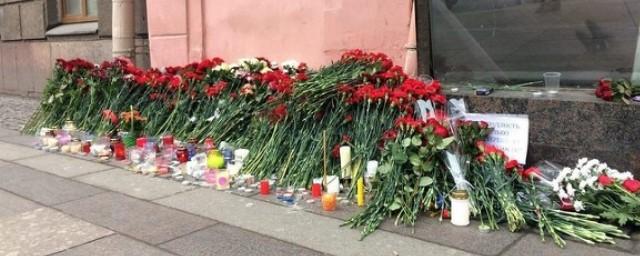 Патриарх Кирилл почтил память погибших в петербургском метро