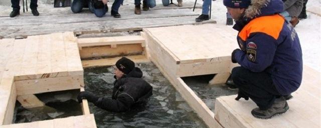 В Южно-Сахалинске накануне Крещения обследовали озеро Верхнее