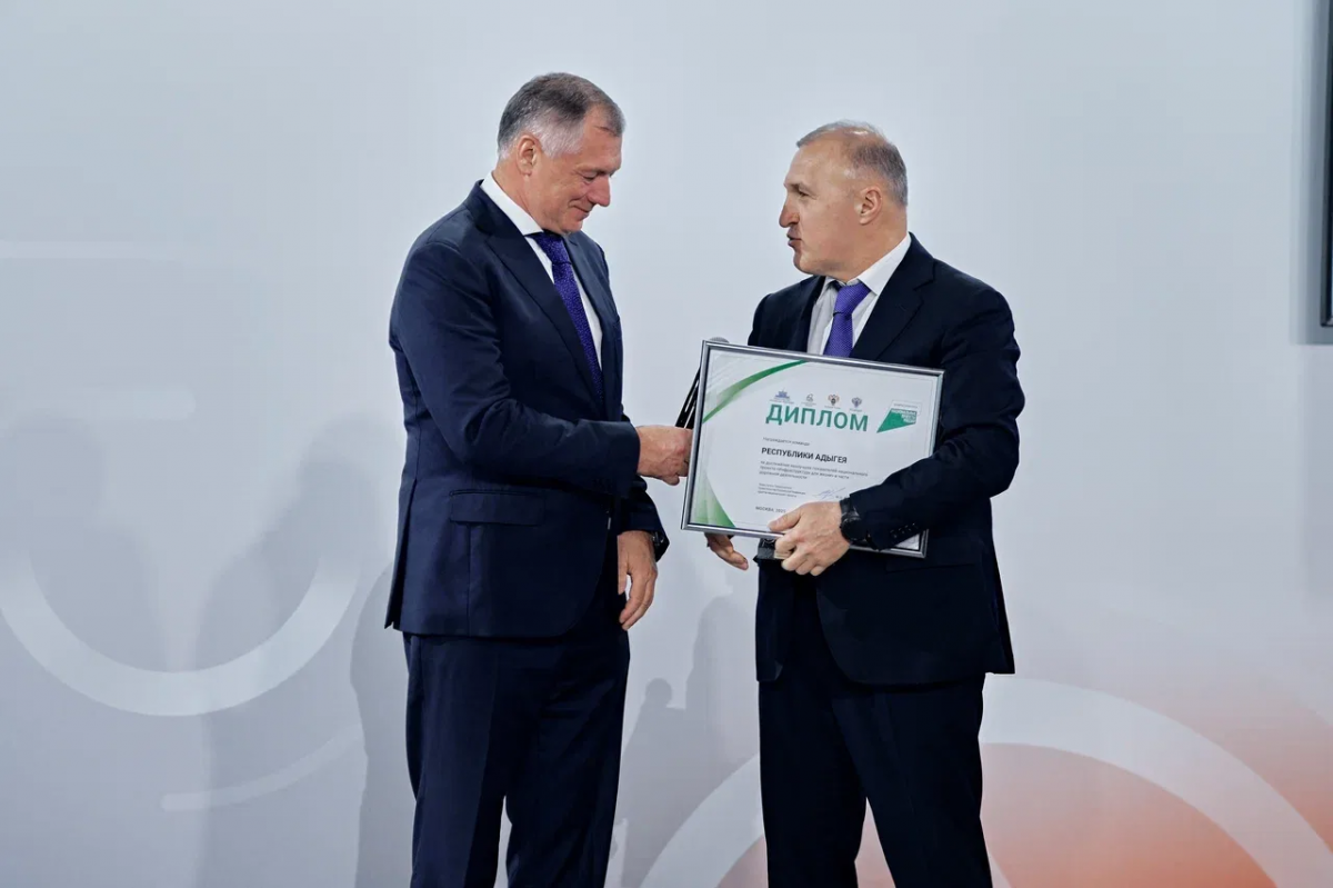 Мурат Кумпилов: Адыгея вошла в число регионов-лидеров по реализации нацпроекта «Инфраструктура для жизни» в 2025 году