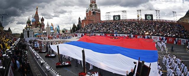 Опрос: 74% россиян уверены, что Россию в мире уважают