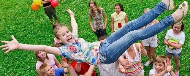 На летний отдых воронежских детей направят более 600 млн рублей