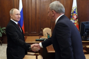 Путин поручил достроить новый стартовый стол на Восточном