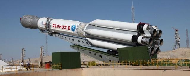 Ракету «Протон-М» со спутником Intelsat-DLA2 установили на Байконуре