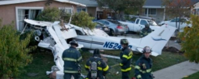 Легкомоторный Cessna-172 упал на жилой дом в Калифорнии