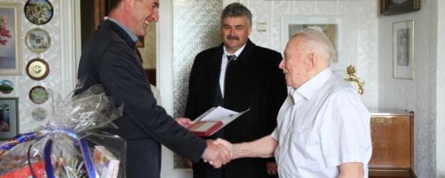 В Брянске почетный гражданин отметил 90-летний юбилей