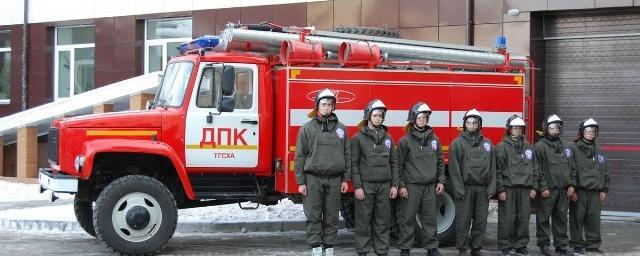 В Москве пожарные ликвидировали возгорание в админздании