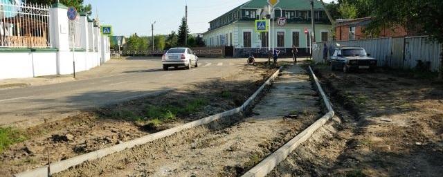 В Майкопе на улице МОПРа проводится ремонт дороги