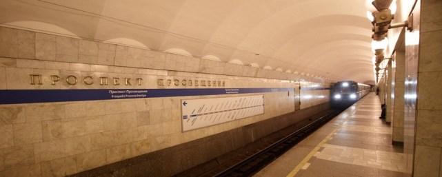 На «синей» ветке метро Петербурга устанавливают оборудование для Wi-Fi
