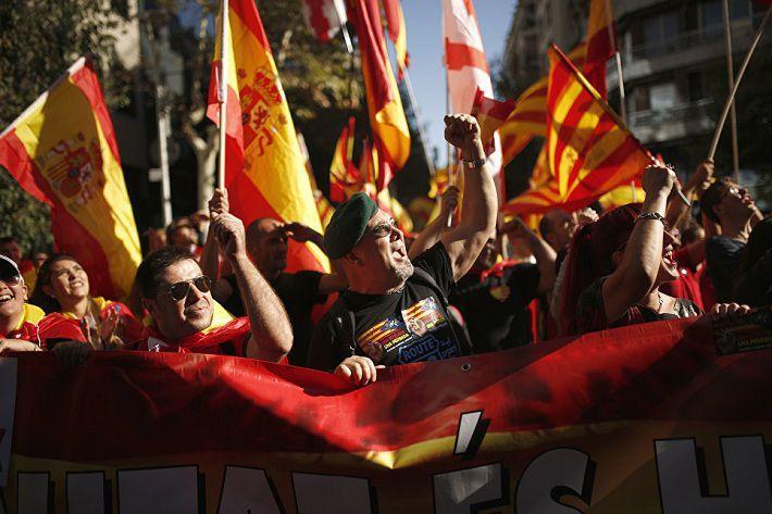 КС Испании приостановил действие резолюции о независимости Каталонии