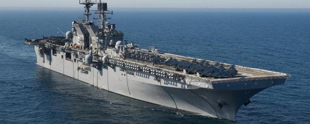 СМИ: Эсминец США изменил курс после опасного сближения с катером Ирана