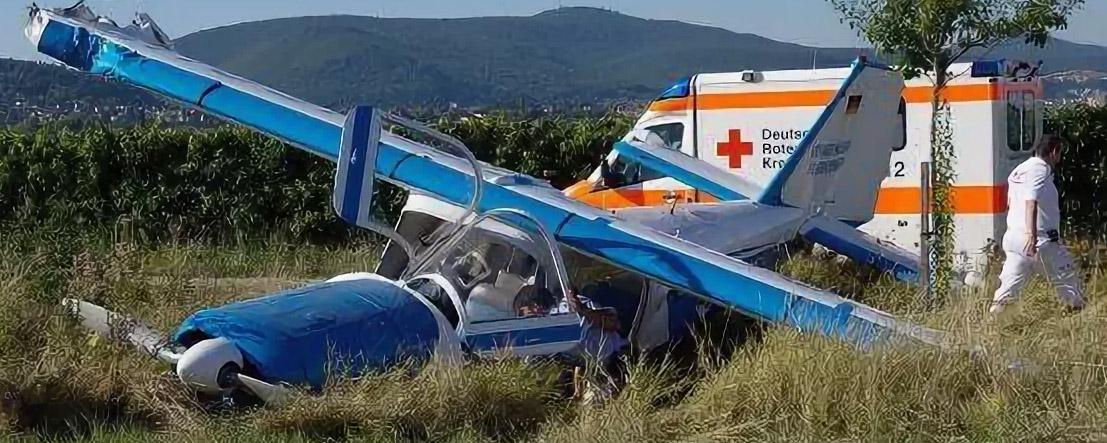 При столкновении двух самолетов в небе над Германией погиб пилот