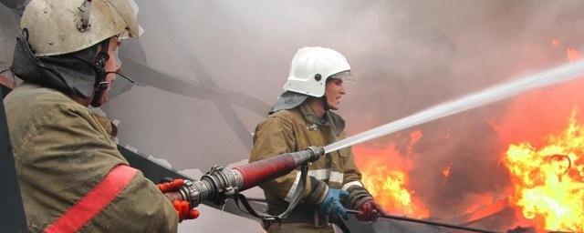На северо-западе Москвы ликвидировали крупный пожар на складе