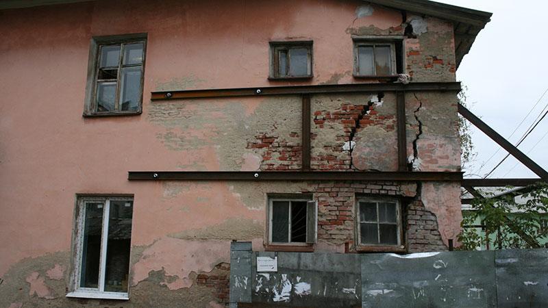 Врио главы Удмуртии обнаружил в регионе новое аварийное жилье
