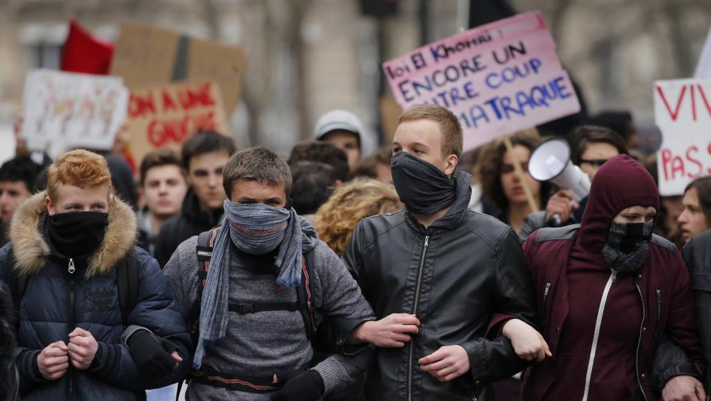 Власти Франции расследуют причастность России к протестам в стране
