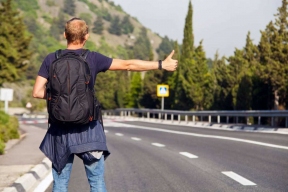 Бывалый турист Краузе пояснил, насколько реально путешествие автостопом без денег