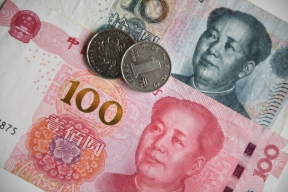 Россияне стали чаще снимать со счетов наличные юани