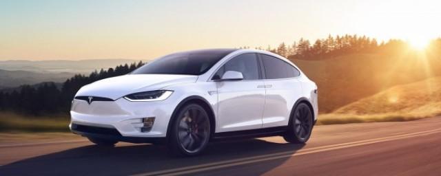 Tesla сбросила цены на Model X перед дебютом Model 3