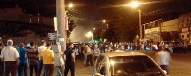 В Ереване около захваченного здания ППС задержали 30 местных жителей