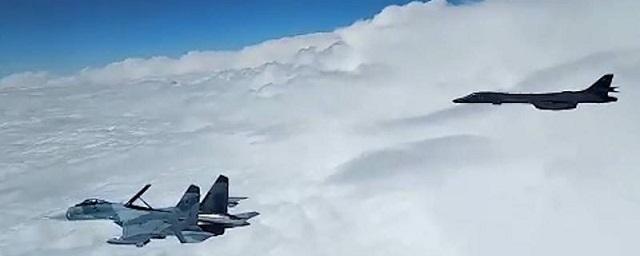 Истребители Су-27 перехватили американские самолеты над Черным морем
