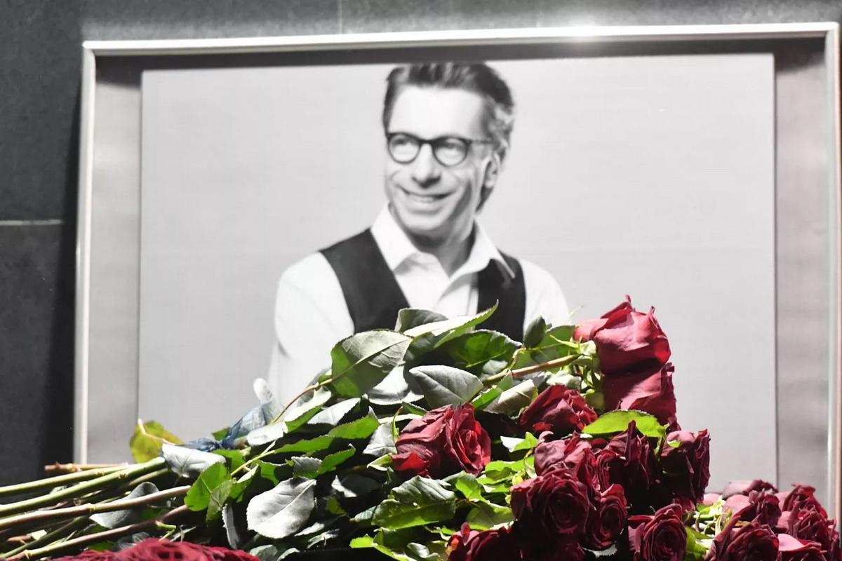 Зеленский здорового человека. Как кофе, курение и недосып забирают жизнь. Роковой отпуск одного из лучших журналистов России